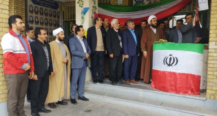 زنگ انقلاب در مدارس صحنه نواخته شد