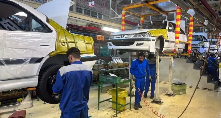 ظرفیت لازم برای توسعه ایران خودرو در کرمانشاه وجود دارد