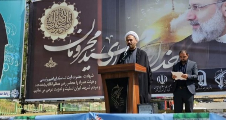 به برکت خون شهدا در عظمت و اتحاد هستیم