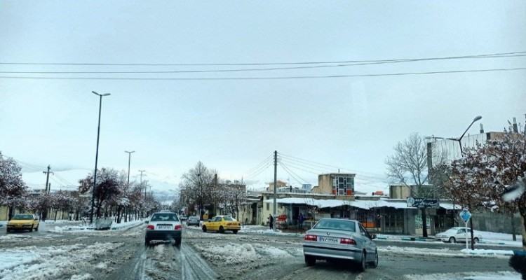 بارش برف  مناطق شهر صحنه را سفید پوش کرد