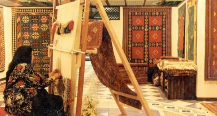 هنرمندان صحنه ای در تلاشند تا شکل و شمایلی جدید به گلیم بدهند