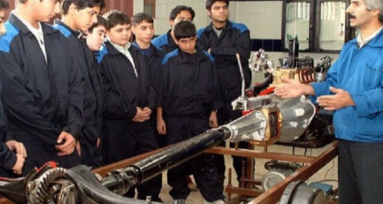 تا پایان برنامه هفتم توسعه تعداد هنرجویان هنرستان‌ها باید به ۵۰ درصد برسد