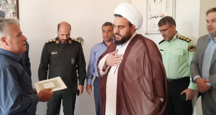 دیدار با 5 خانواده شهید دینوری انجام شد