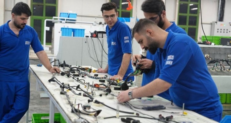 ایجاد ۱۶۰ شغل در کرمانشاه با آغاز به کار واحد تولیدی قطعه سازی خودرو