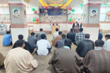 طلبه موفق کسی است که با مسائل روز جامعه آشنا باشد