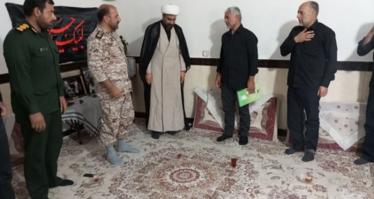 فرمانده سپاه صحنه در دیدار با خانواده شهدای حمله رژیم صهیونیستی: در غم شما شریکیم