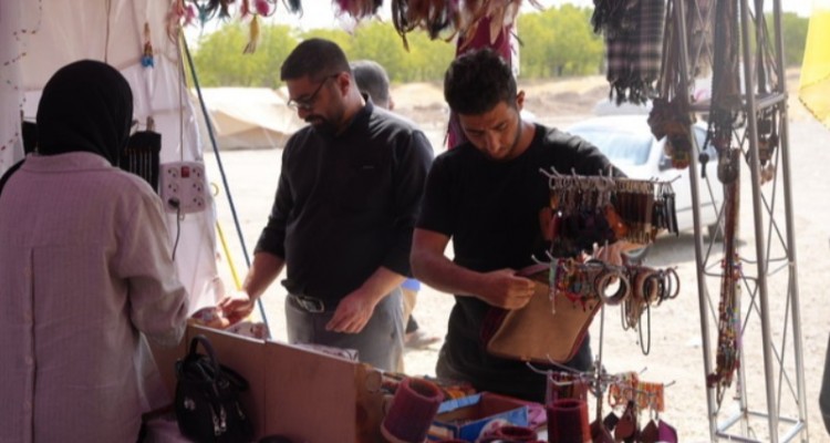 برپایی ۳۰ غرفه سوغات و صنایع‌دستی در شهرستان صحنه برای اربعین