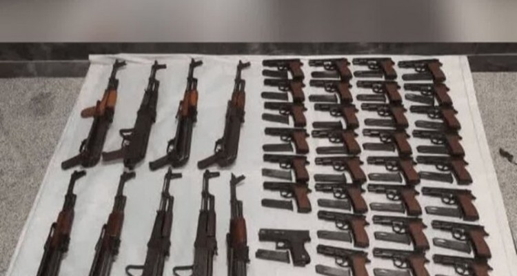 کشف ۴۰ قبضه سلاح جنگی توسط مرزبانان کرمانشاه