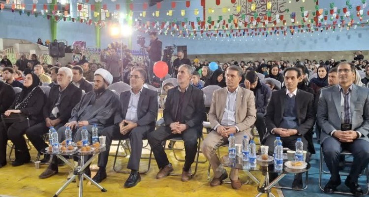 جشن ولادت حضرت علی(ع) و روز پدر در  صحنه برگزار شد