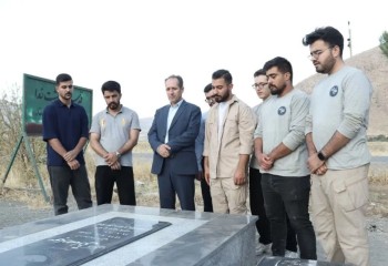 دیدار خادمین بسیج دانشجویی دانشگاه فرهنگیان کرمانشاه با خانواده شهید دانشجوی جنگ رمضان