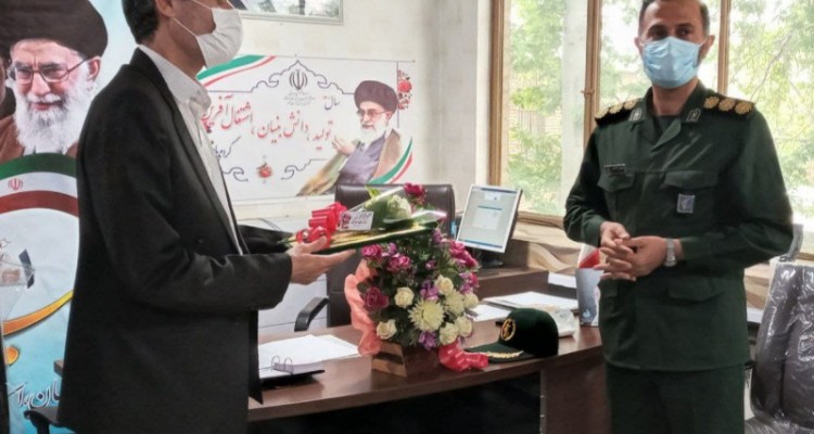 معلم نقش مهمی در تربیت نیروی انسانی متعهد و کار آمد دارد