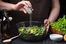 کاهش یک گرم نمک در روز ریسک بیماری قلبی را کاهش می دهد