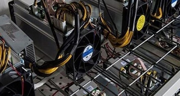 چهل دستگاه ماینر غیر مجاز در صحنه به ارزش ۲۵ میلیارد ریال توقیف شد