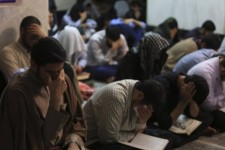 ثبت نام مراسم اعتکاف در شهرستان صحنه آغاز شد / مساجد جامع و امام حسین(ع) میزبان معتکفین هستند