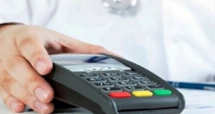 الزام پزشکان به استفاده از کارتخوان/ تخلف را به شماره «۱۵۲۶» اعلام کنید