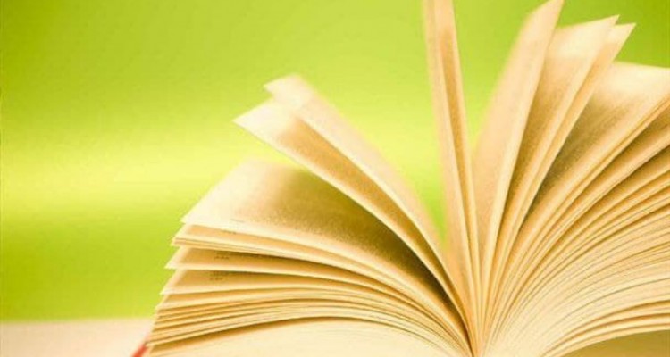 کتابخانه های عمومی شهرستان صحنه بیش از ۷۸ هزار و ۷۳۹ نسخه کتاب دارد