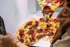 چرا باید کمتر پیتزا بخوریم