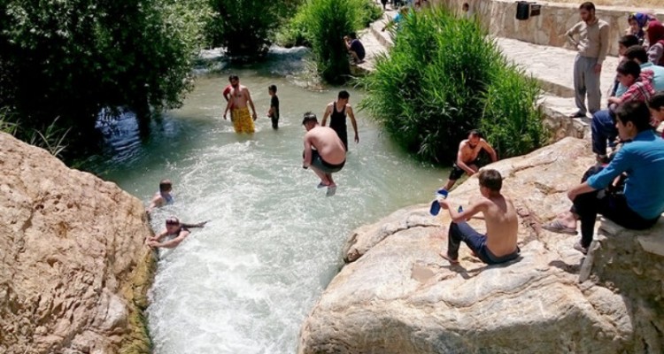 در روزهای داغ تابستان به این شهر خنک و زیبای صحنه سفر کنید