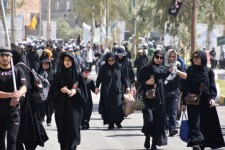 اینجا همه به عشق حسین قدم برمی‌دارند