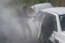 اطفای حریق خودروی زائران اربعین در صحنه