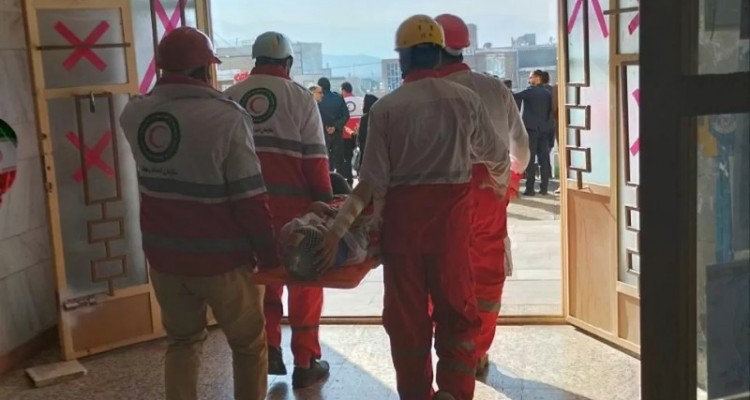 مانور زلزله در مدارس شهر صحنه برگزار شد