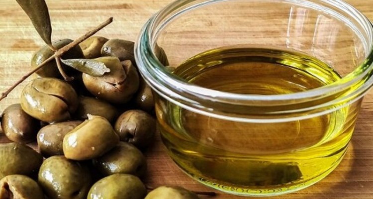 آنچه باید درباره روغن زیتون بدانیم/ تشخیص روغن تقلبی
