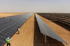 ۲ نیروگاه یک مگاواتی خورشیدی صحنه در دست اجرا است