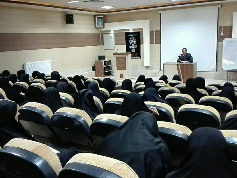 اگر بنیاد خانواده سالم باشد جامعه نیز به سمت اصلاح پیش می‌رود