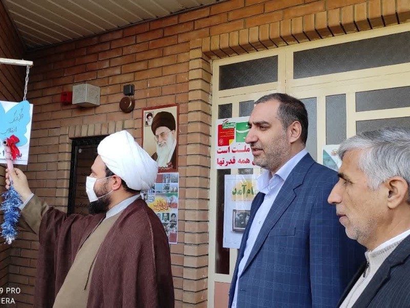 زنگ انقلاب درمدارس شهرستان صحنه نواخته شد