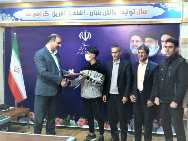 تجلیل از ورزشکار ایثارگر شهرستان صحنه صورت گرفت