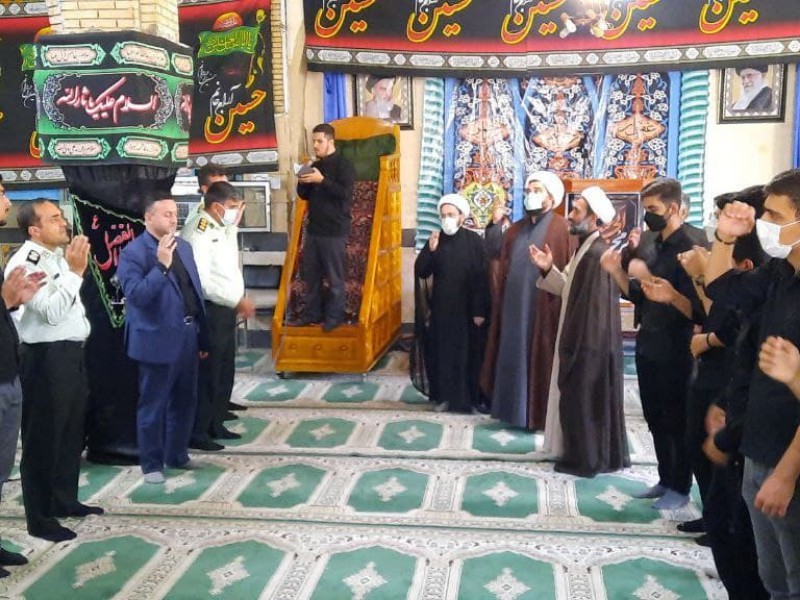 مراسم عزاداری سرور و سالارشهیدان اباعبدالله الحسین(ع) در صحنه برگزار شد مراسم عزاداری سرور و سالارشهیدان اباعبدالله الحسین(ع) در صحنه برگزار شد