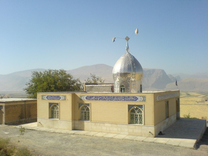 امامزاده محمود شیرخان دینور کجاست