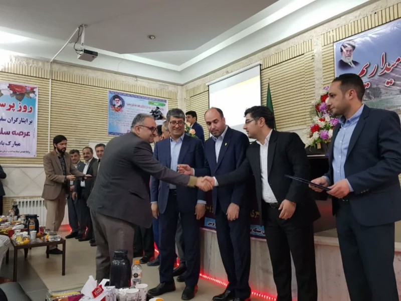 آئین تجلیل از پرستاران شهرستان هرسین انجام شد + عکس