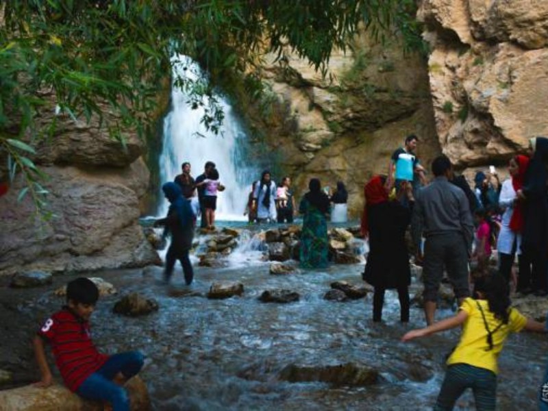 دمای هوای صحنه خنک تر می شود