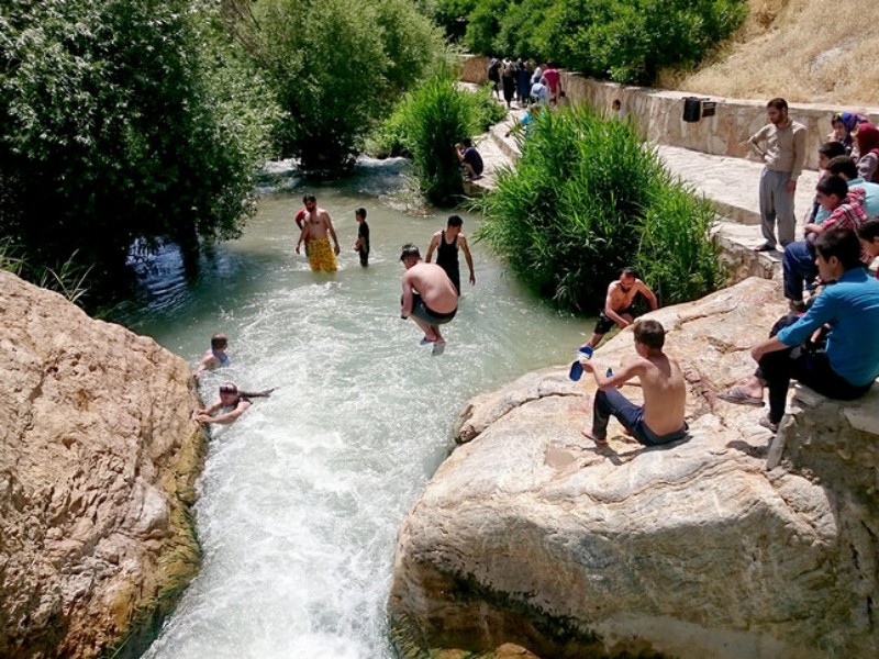 در روزهای داغ تابستان به این شهر خنک و زیبای صحنه سفر کنید