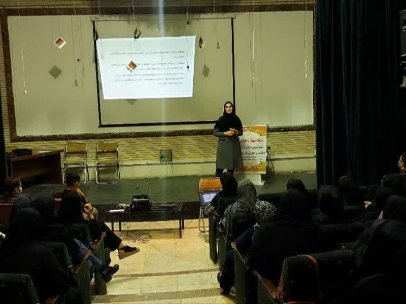 کارگاه مهارتهاتی زندگی با موضوع پیشگیری از خودکشی در صحنه برگزار شد