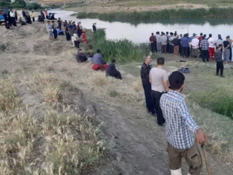 غرق شدن یک جوان صحنه ای در رودخانه گاماسیاب غرق شدن یک جوان صحنه ای در رودخانه گاماسیاب