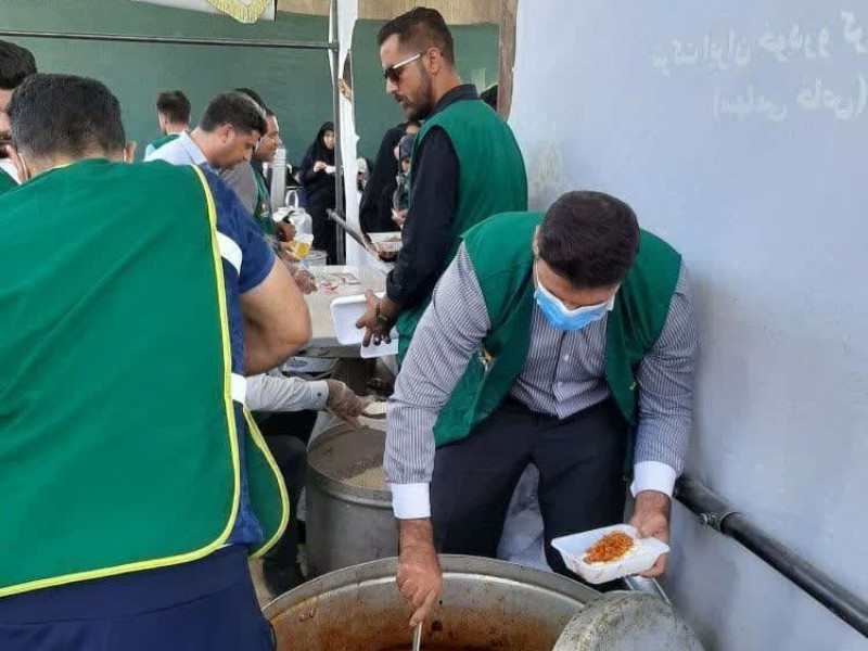 موکب ایران خودروکرمانشاه روزانه 1000 پرس غذا توزیع می کند + عکس