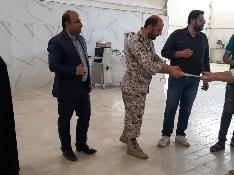 تجلیل از کارگران زن سرپرست خانوار شهرستان صحنه انجام شد
