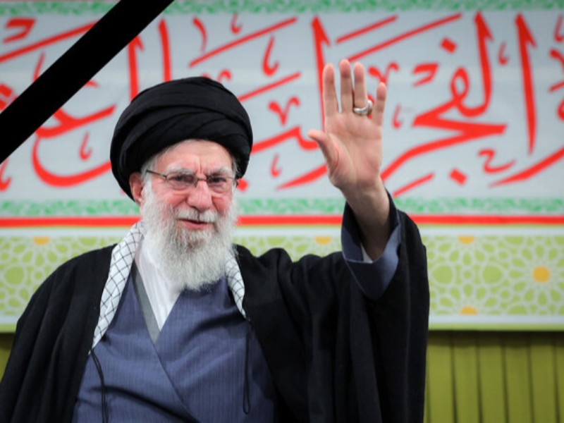 رهبر معظم انقلاب به شهادت رسیدند